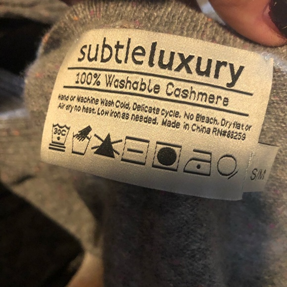 Cashmere Reversible Easy V-Neck Gray Sweater Size S/M - Picture 8 of 9